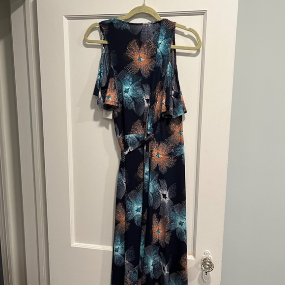 Veronica M navy floral wrap dress - Picture 5 of 5